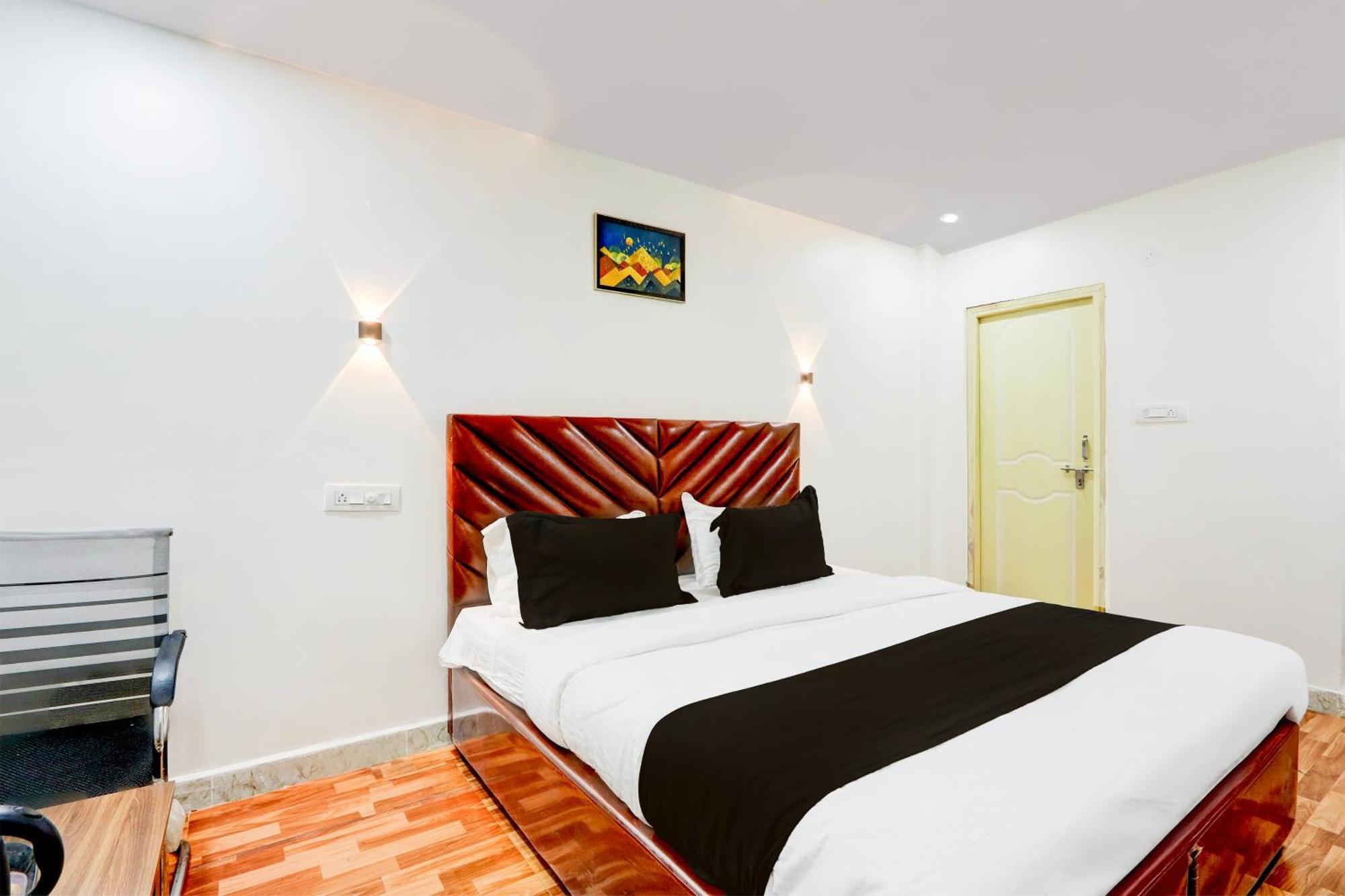 Hotel O Rms Grand Patancheru Ngoại thất bức ảnh