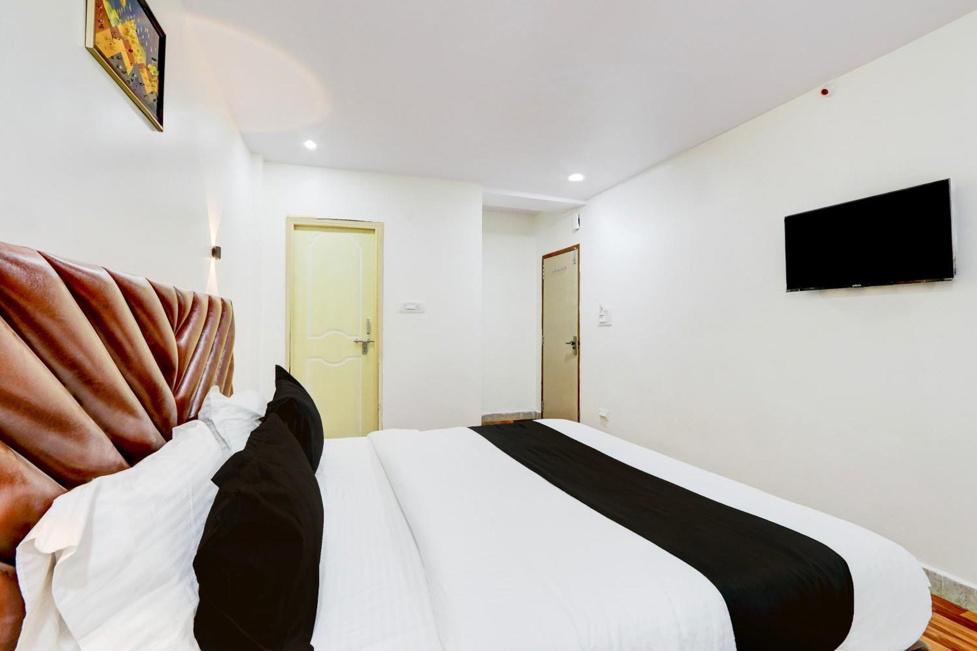 Hotel O Rms Grand Patancheru Ngoại thất bức ảnh