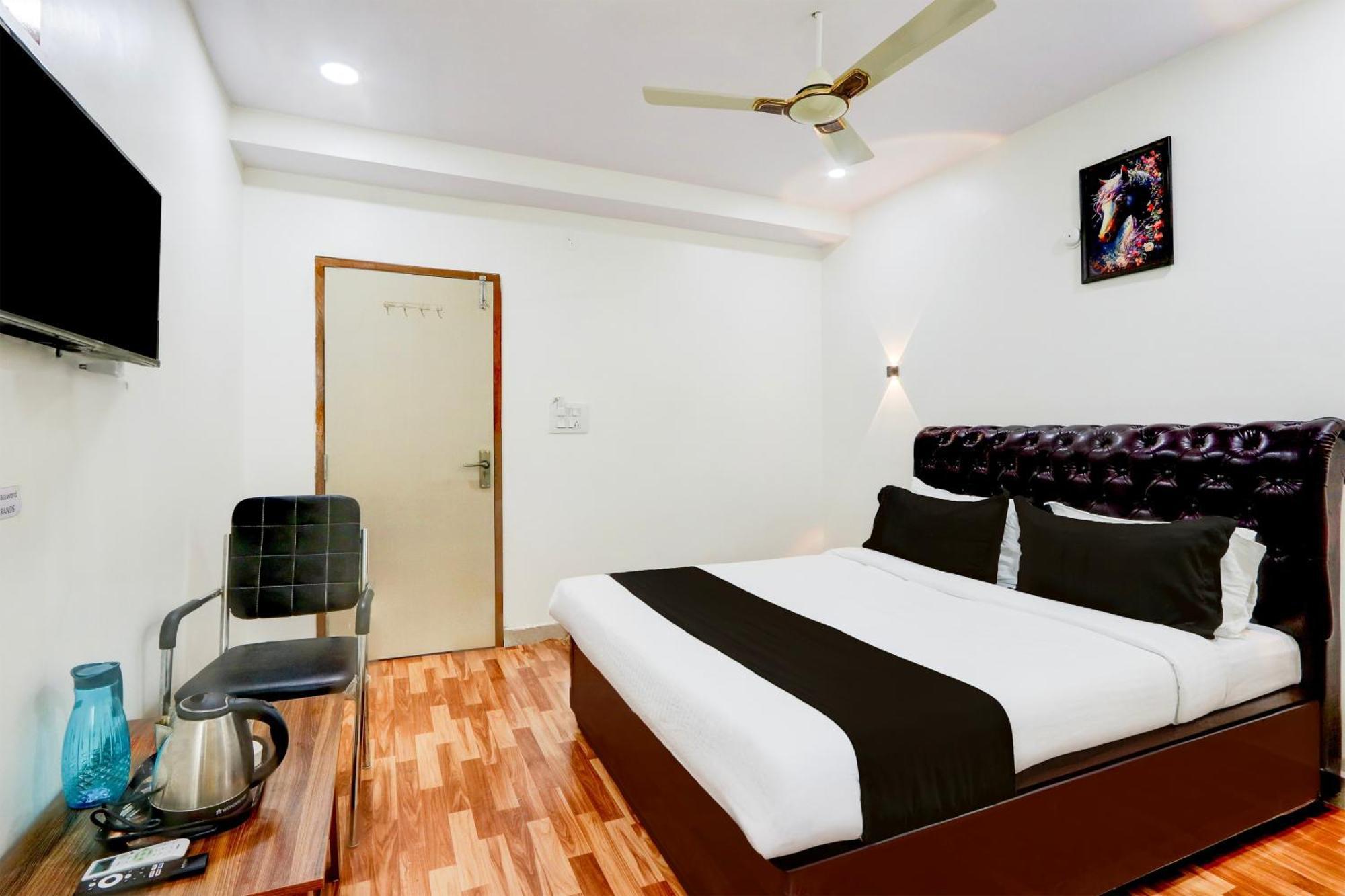 Hotel O Rms Grand Patancheru Ngoại thất bức ảnh
